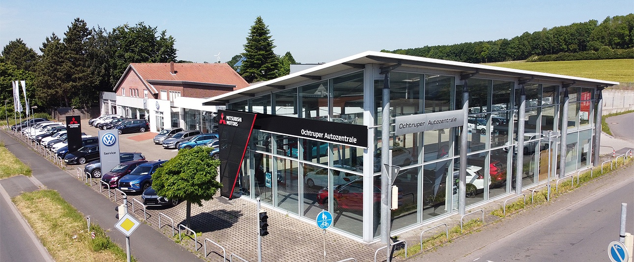 Außenansicht Autohaus Röttering mit Gelände